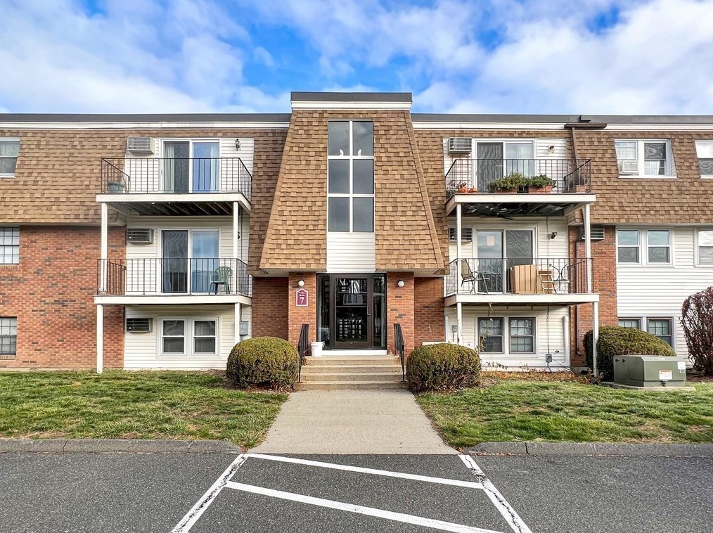 River Run Condominiums in Northampton, MA